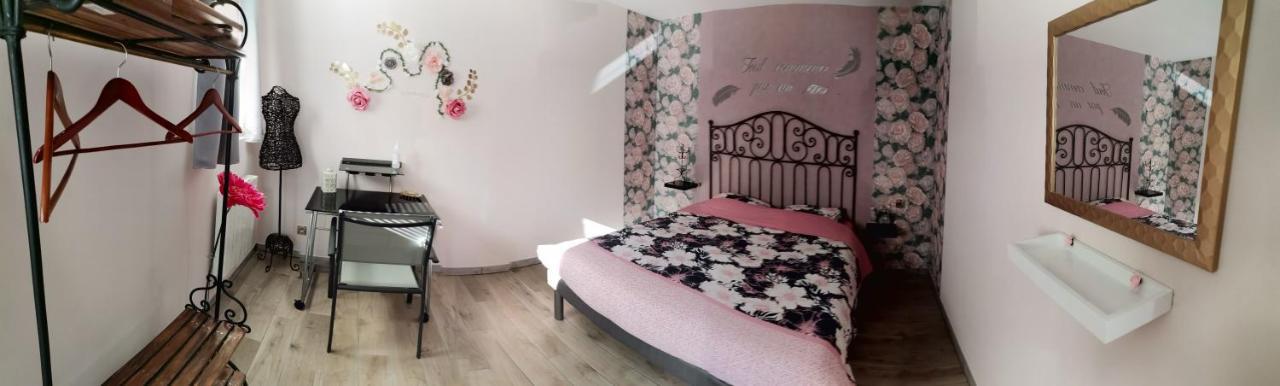 Au Gue Du Bois Bed & Breakfast Neuville-du-Poitou Екстериор снимка