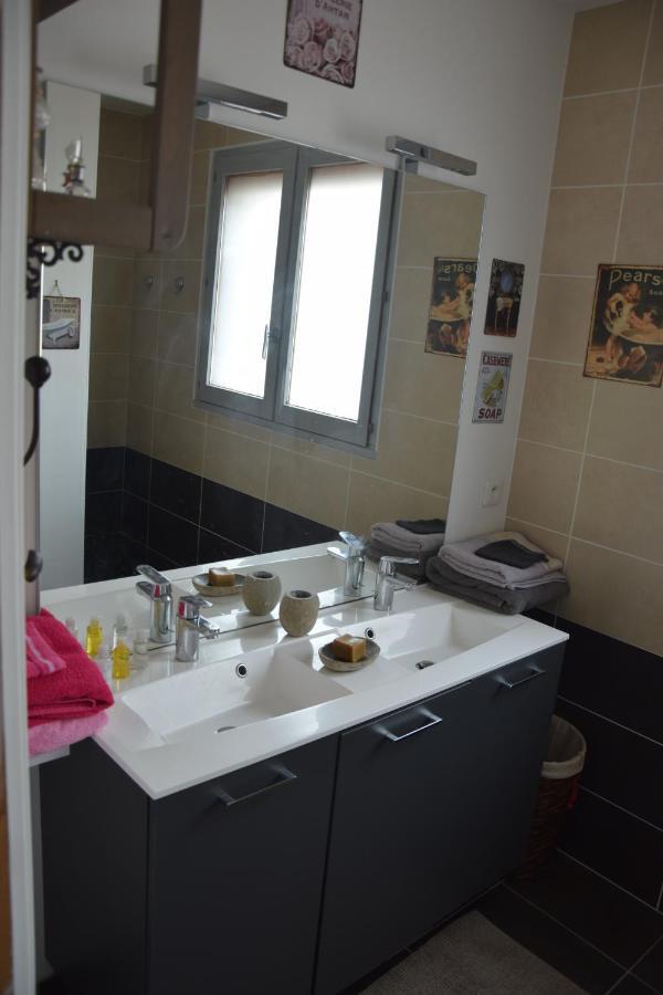 Au Gue Du Bois Bed & Breakfast Neuville-du-Poitou Екстериор снимка