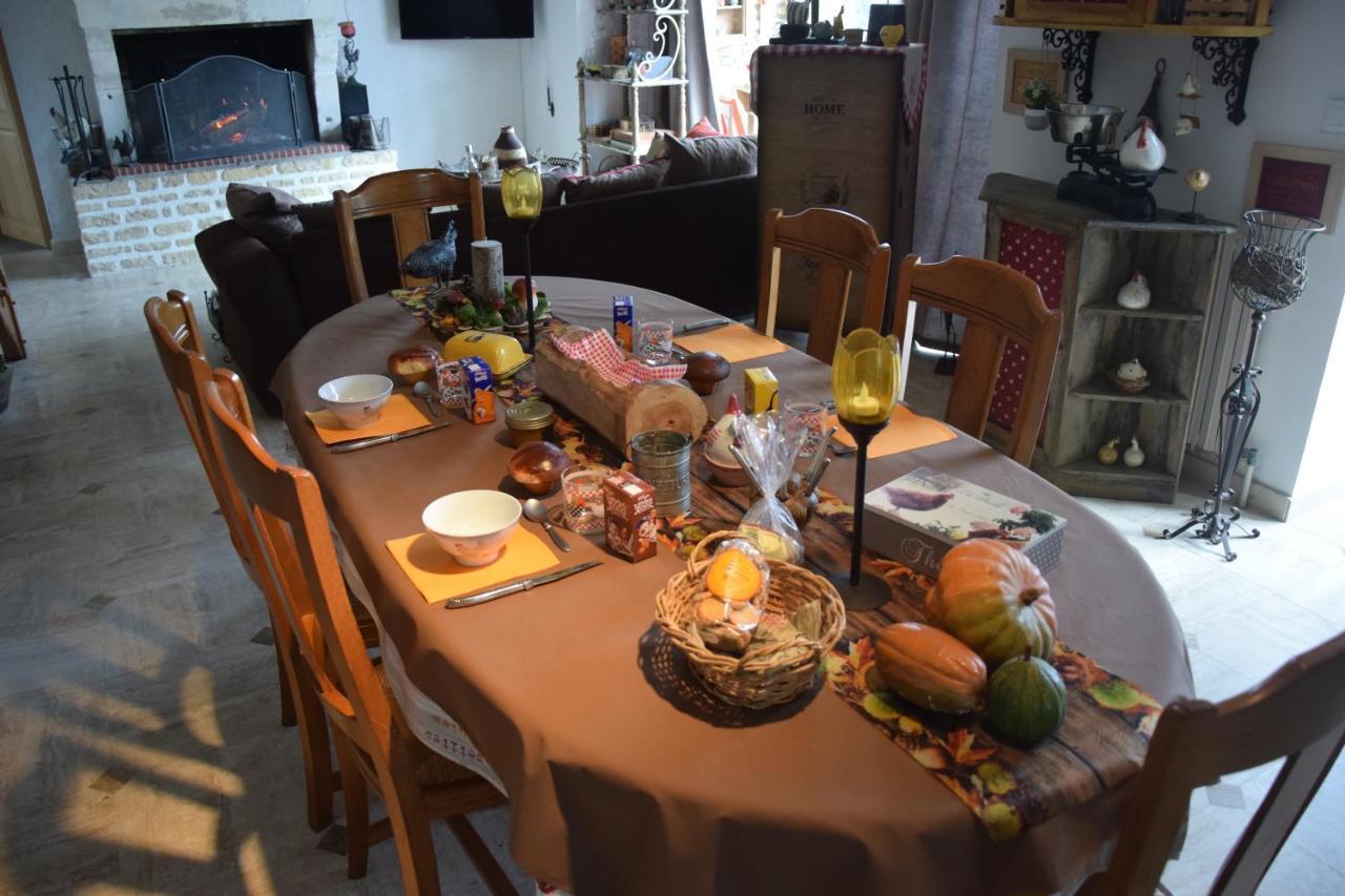 Au Gue Du Bois Bed & Breakfast Neuville-du-Poitou Екстериор снимка