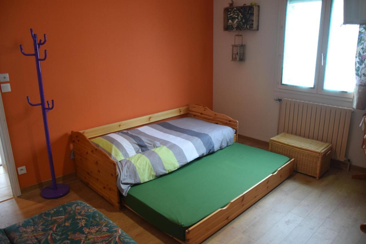 Au Gue Du Bois Bed & Breakfast Neuville-du-Poitou Екстериор снимка