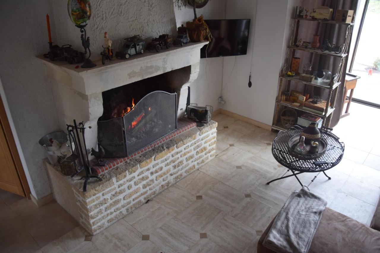 Au Gue Du Bois Bed & Breakfast Neuville-du-Poitou Екстериор снимка